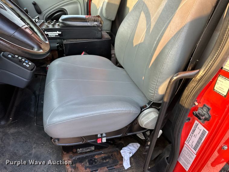 image for item NF9165 2007 International 7500  dump truck