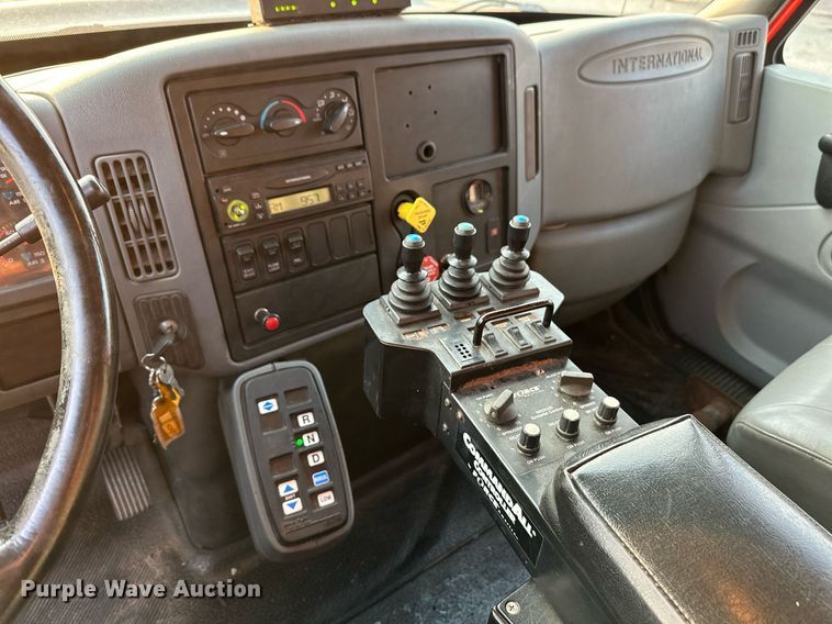 image for item NF9165 2007 International 7500  dump truck