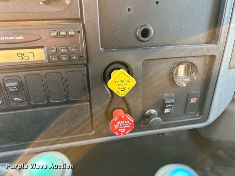 image for item NF9165 2007 International 7500  dump truck