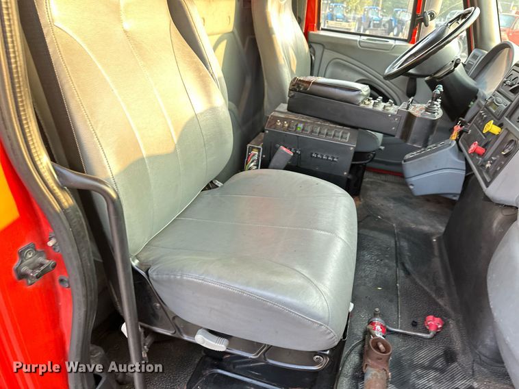 image for item NF9165 2007 International 7500  dump truck