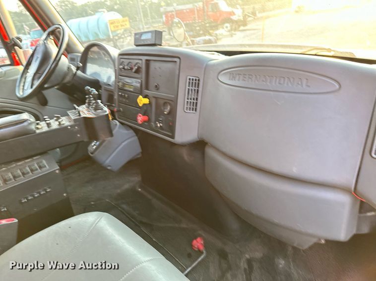 image for item NF9165 2007 International 7500  dump truck