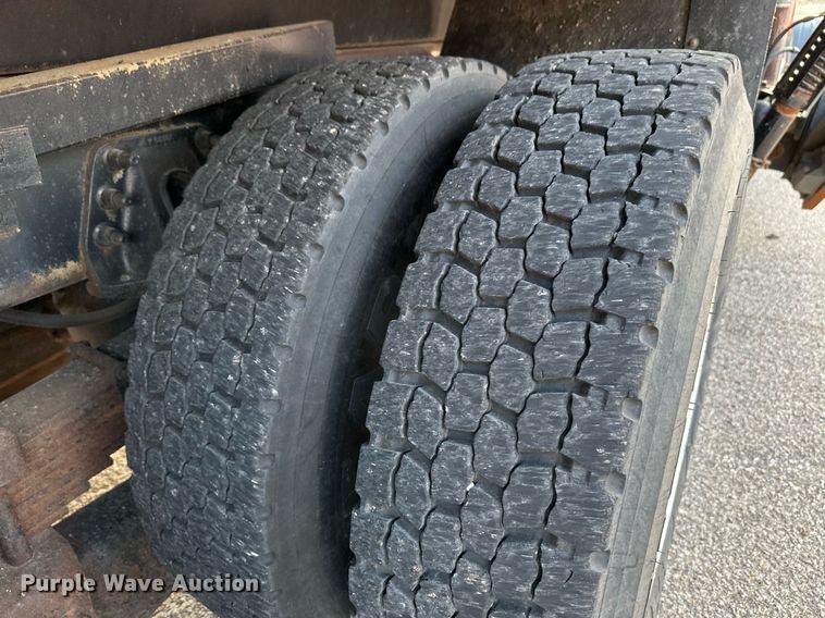 image for item NF9165 2007 International 7500  dump truck