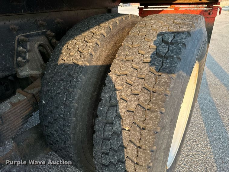 image for item NF9165 2007 International 7500  dump truck