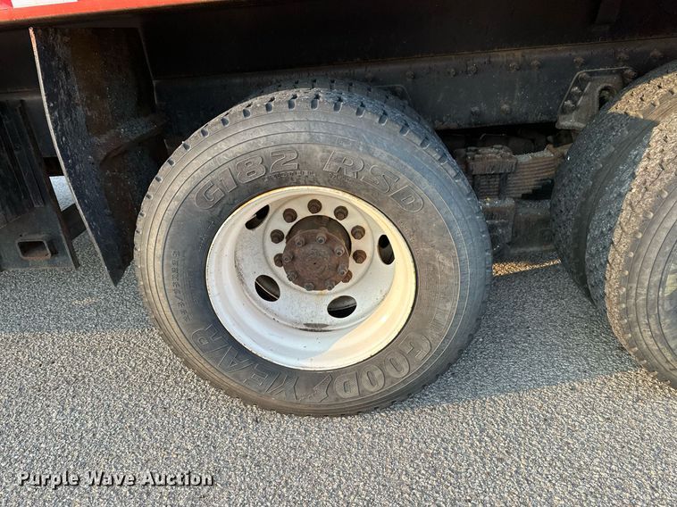 image for item NF9165 2007 International 7500  dump truck