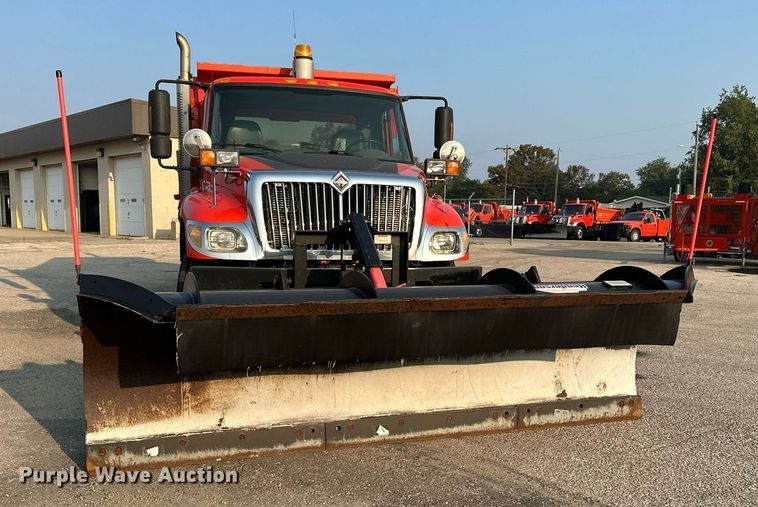 image for item NF9168 2007 International 7400  dump truck