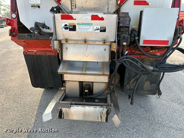 image for item NF9168 2007 International 7400  dump truck