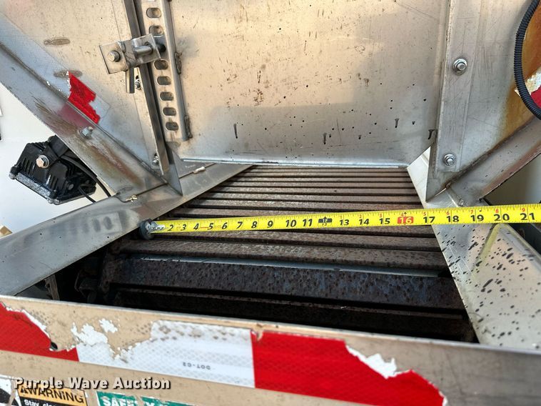 image for item NF9168 2007 International 7400  dump truck