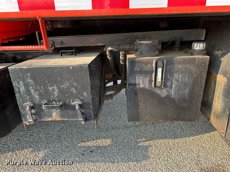 image for item NF9168 2007 International 7400  dump truck