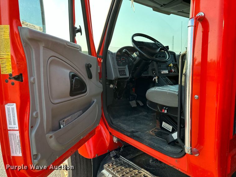 image for item NF9168 2007 International 7400  dump truck