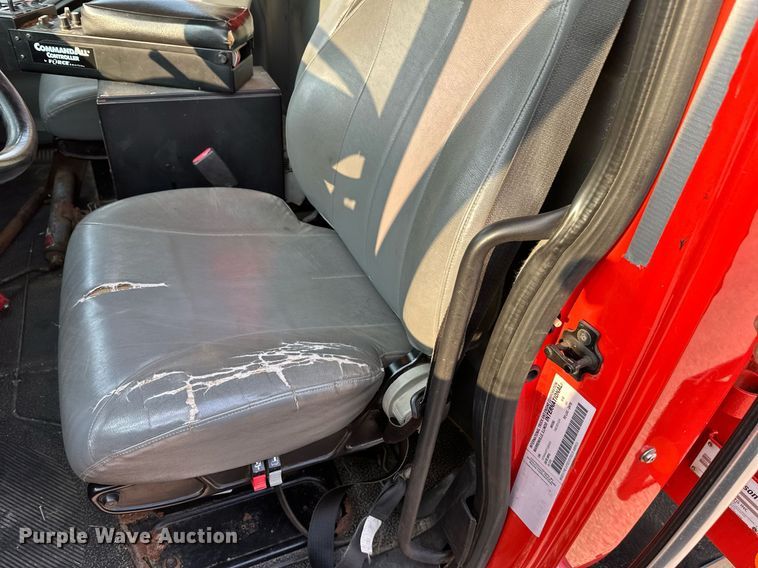 image for item NF9168 2007 International 7400  dump truck