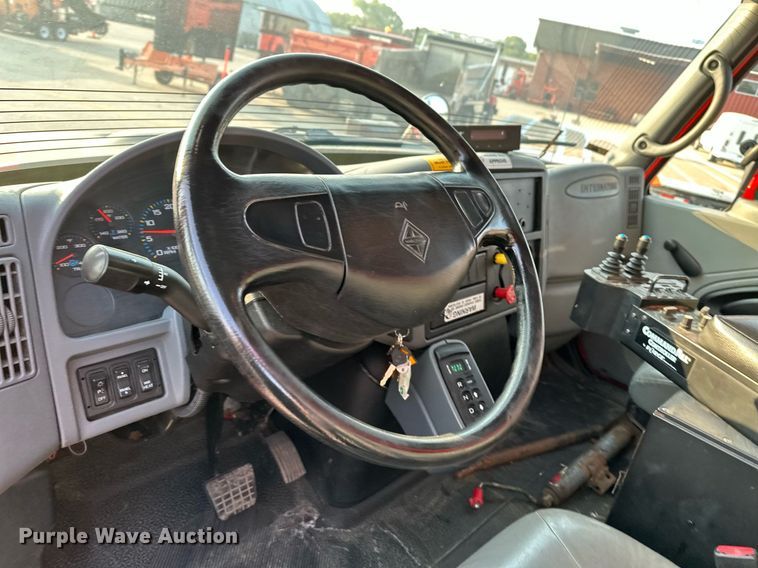 image for item NF9168 2007 International 7400  dump truck