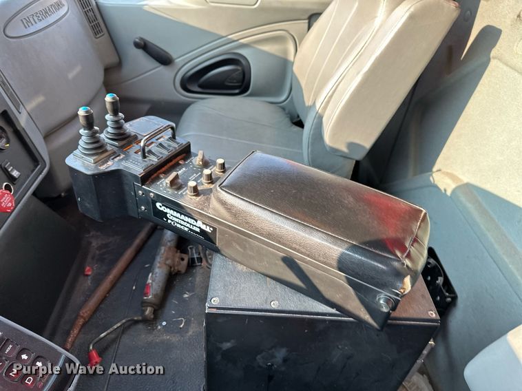 image for item NF9168 2007 International 7400  dump truck