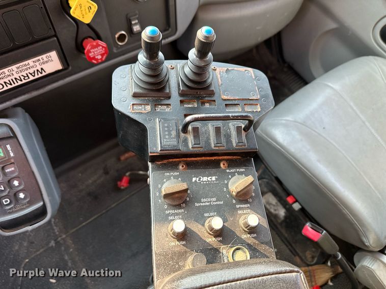 image for item NF9168 2007 International 7400  dump truck