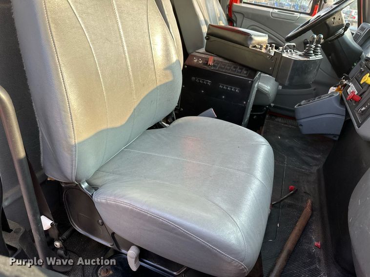 image for item NF9168 2007 International 7400  dump truck