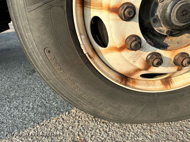 image for item NF9168 2007 International 7400  dump truck