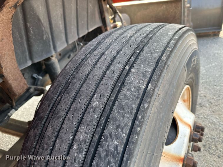 image for item NF9168 2007 International 7400  dump truck