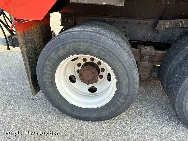 image for item NF9168 2007 International 7400  dump truck