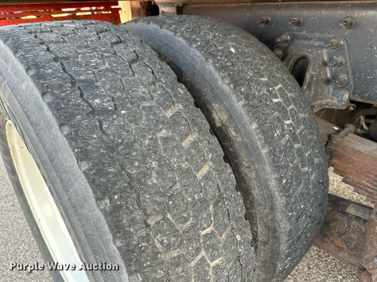 image for item NF9168 2007 International 7400  dump truck