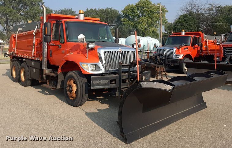 image for item NF9170 2007 International 7400  dump truck