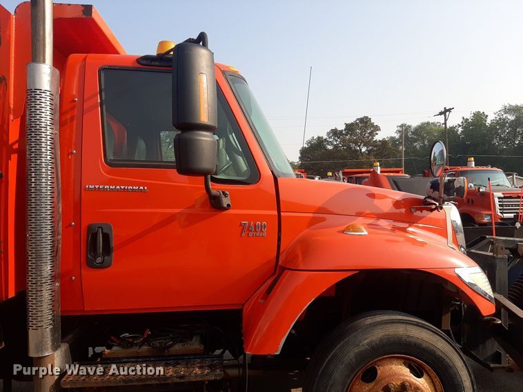 image for item NF9170 2007 International 7400  dump truck