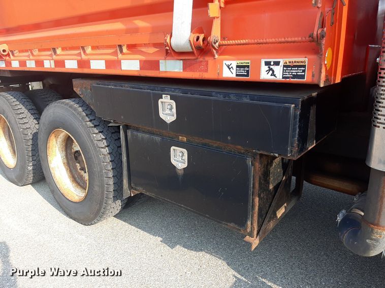 image for item NF9170 2007 International 7400  dump truck