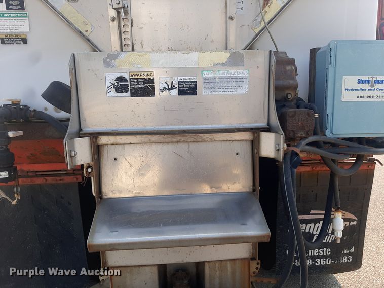 image for item NF9170 2007 International 7400  dump truck