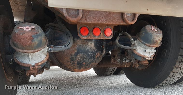 image for item NF9170 2007 International 7400  dump truck