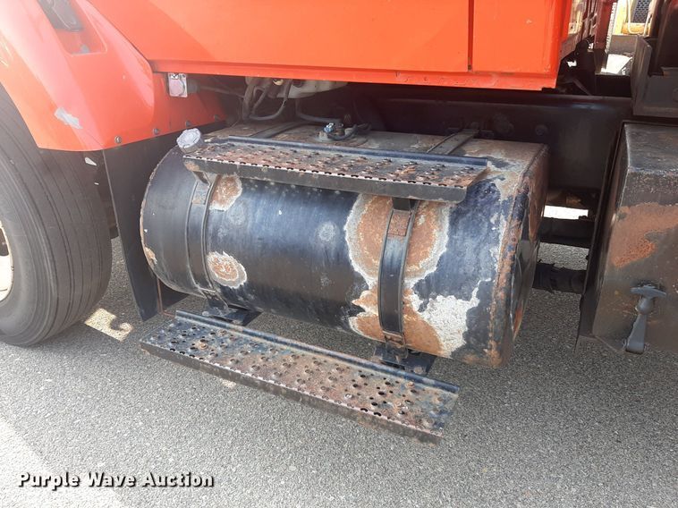 image for item NF9170 2007 International 7400  dump truck