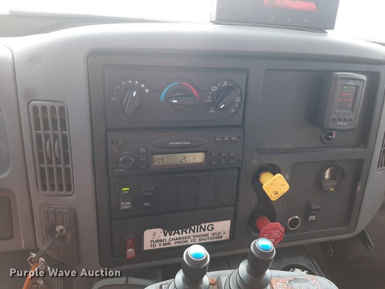 image for item NF9170 2007 International 7400  dump truck