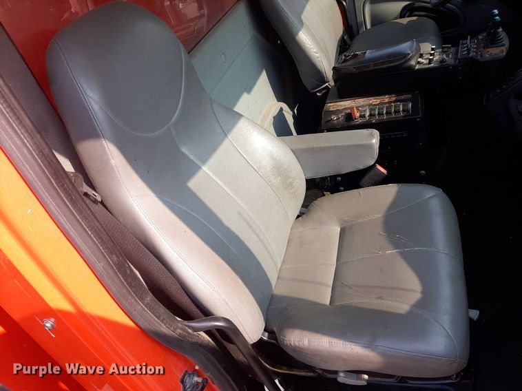 image for item NF9170 2007 International 7400  dump truck