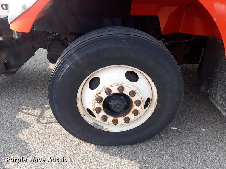 image for item NF9170 2007 International 7400  dump truck