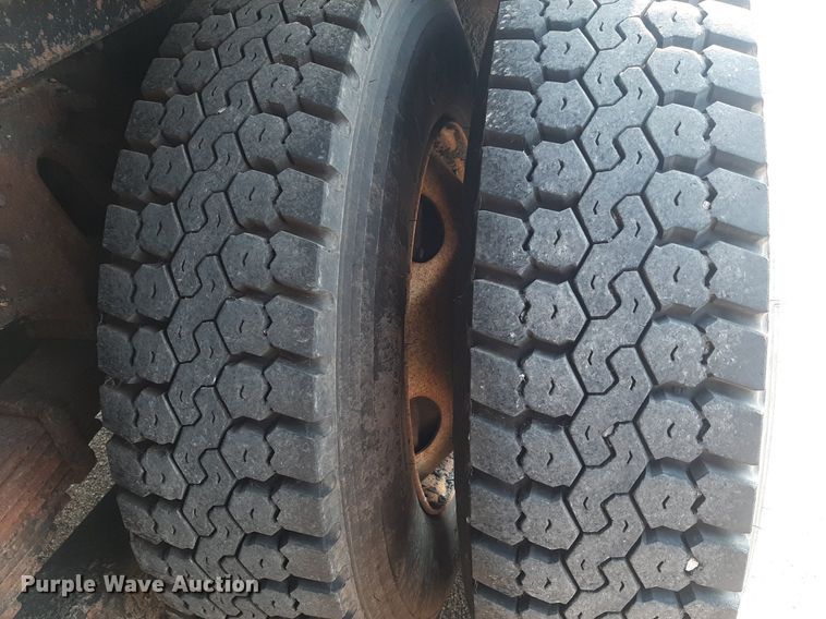 image for item NF9170 2007 International 7400  dump truck