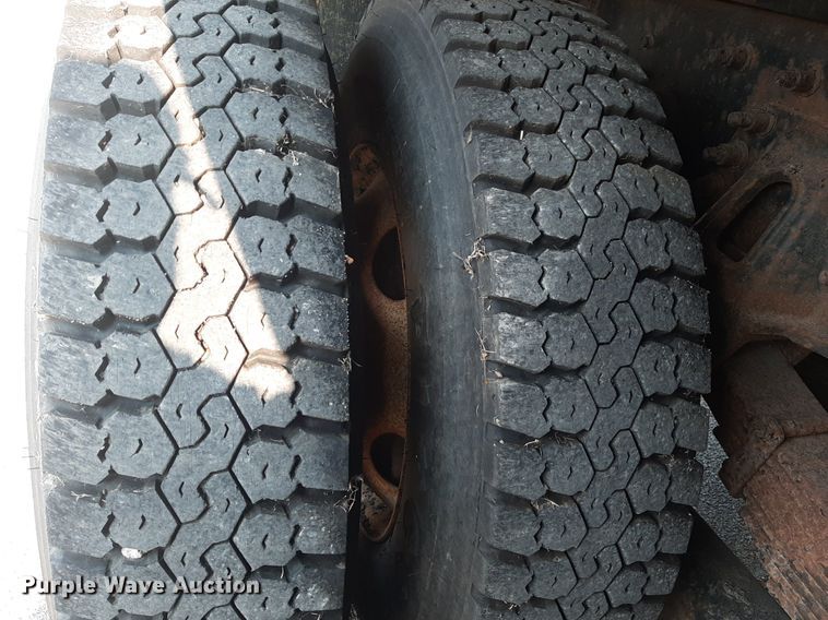 image for item NF9170 2007 International 7400  dump truck