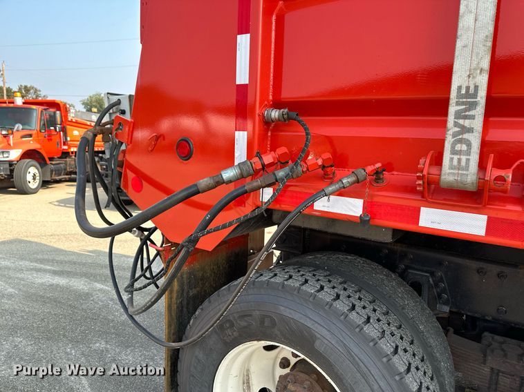 image for item NF9173 2007 International 7400  dump truck