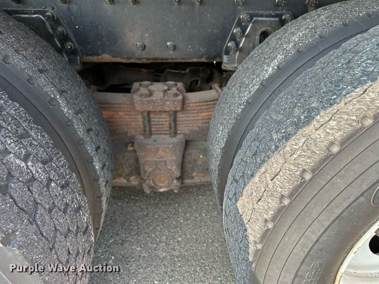 image for item NF9173 2007 International 7400  dump truck