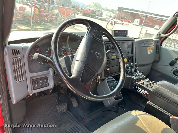 image for item NF9173 2007 International 7400  dump truck