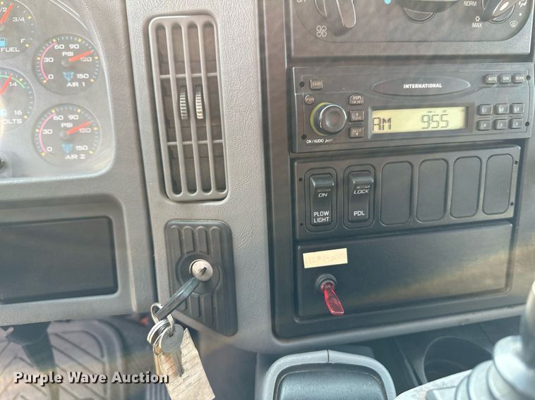 image for item NF9173 2007 International 7400  dump truck