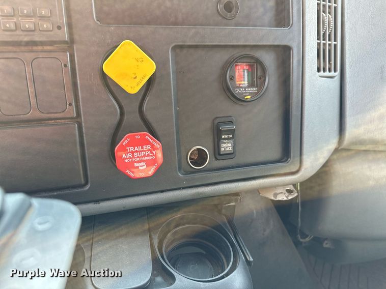 image for item NF9173 2007 International 7400  dump truck