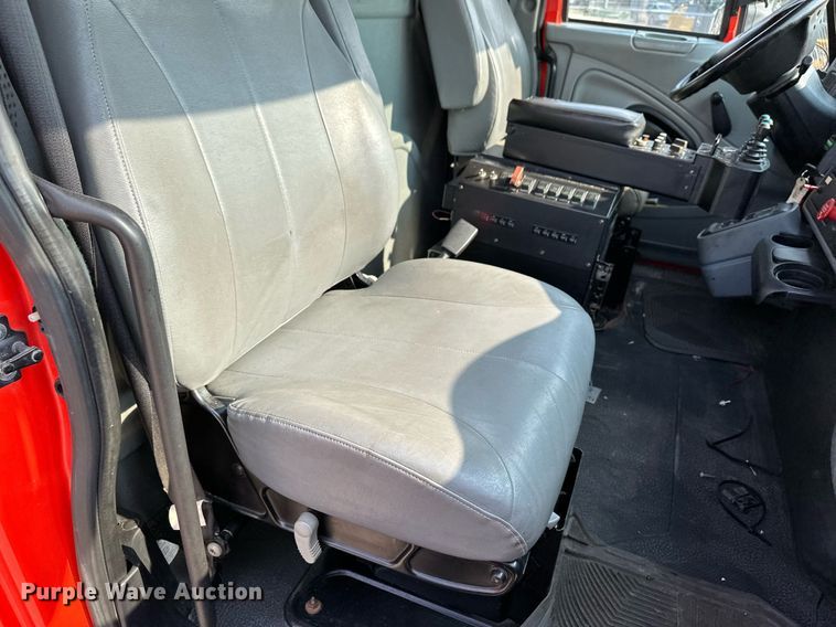 image for item NF9173 2007 International 7400  dump truck