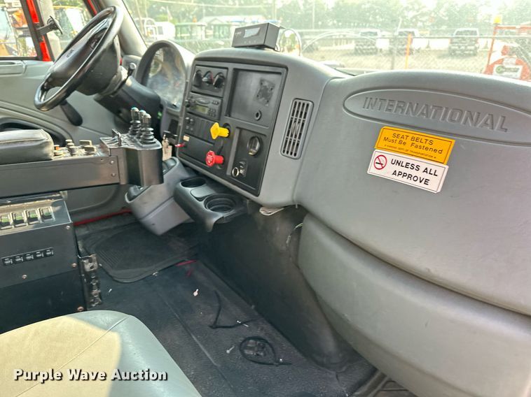 image for item NF9173 2007 International 7400  dump truck