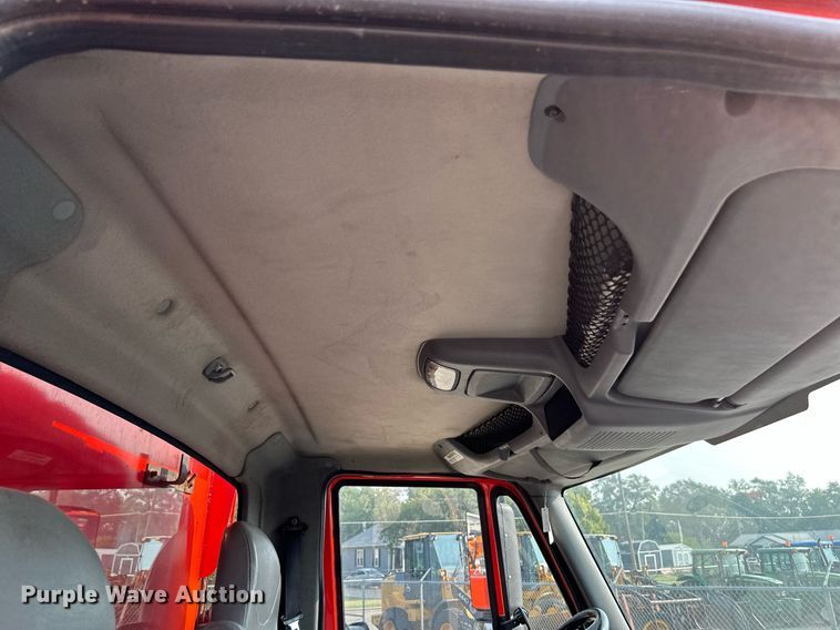 image for item NF9173 2007 International 7400  dump truck