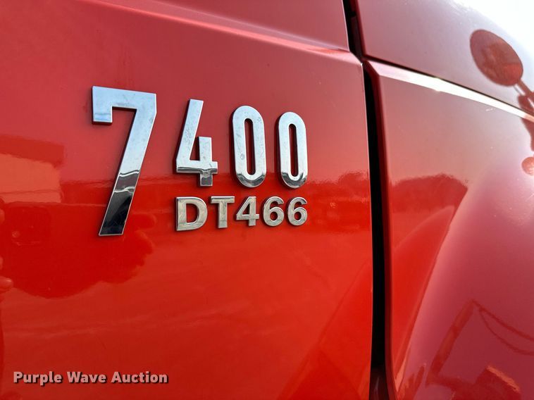 image for item NF9173 2007 International 7400  dump truck