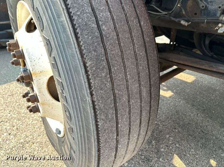 image for item NF9173 2007 International 7400  dump truck