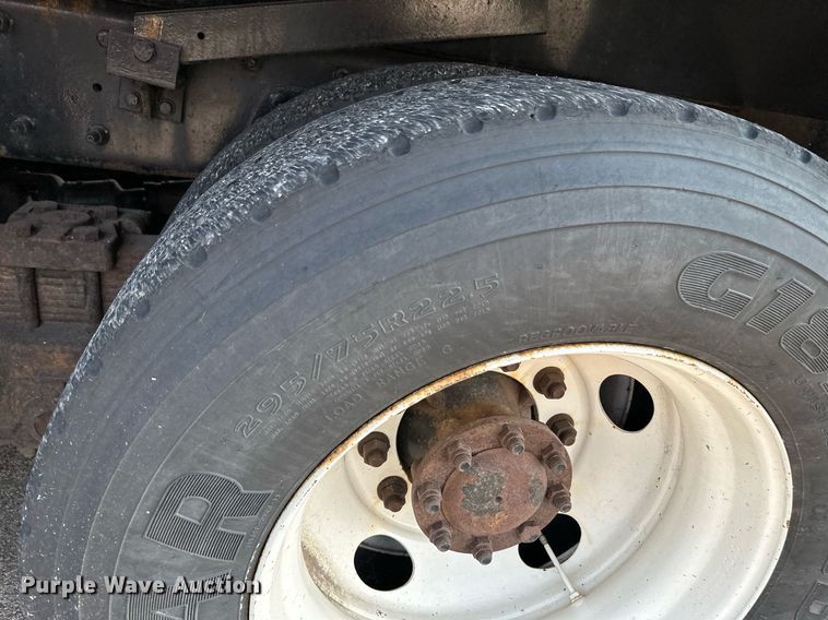 image for item NF9173 2007 International 7400  dump truck