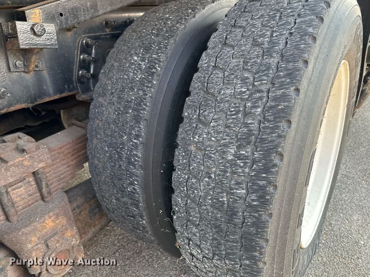 image for item NF9173 2007 International 7400  dump truck