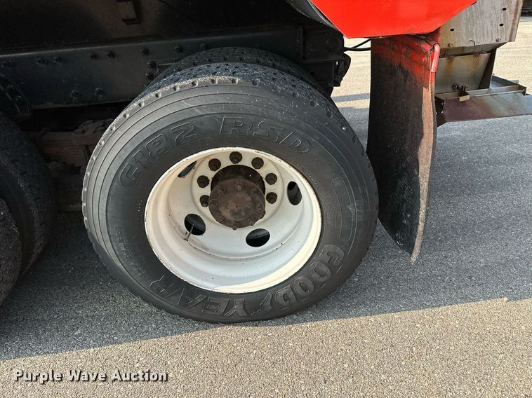 image for item NF9173 2007 International 7400  dump truck