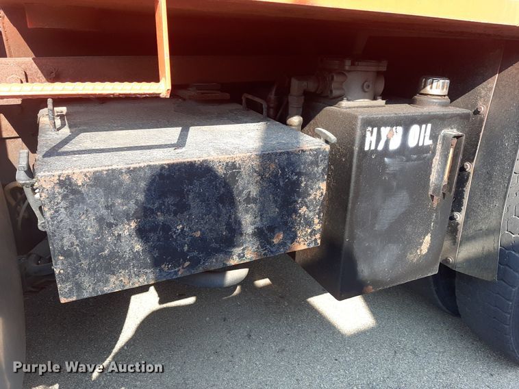 image for item NF9174 2006 Sterling LT7500  dump truck