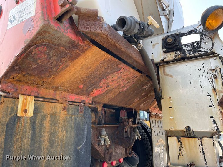 image for item NF9175 2007 International 7400  dump truck