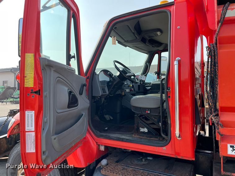 image for item NF9175 2007 International 7400  dump truck