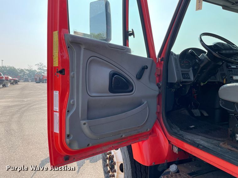 image for item NF9175 2007 International 7400  dump truck